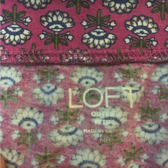 Loft Top - Picture 4 of 4